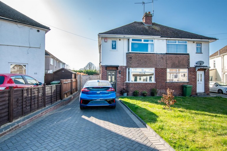 Tennyson Close, Keynsham, Bristol