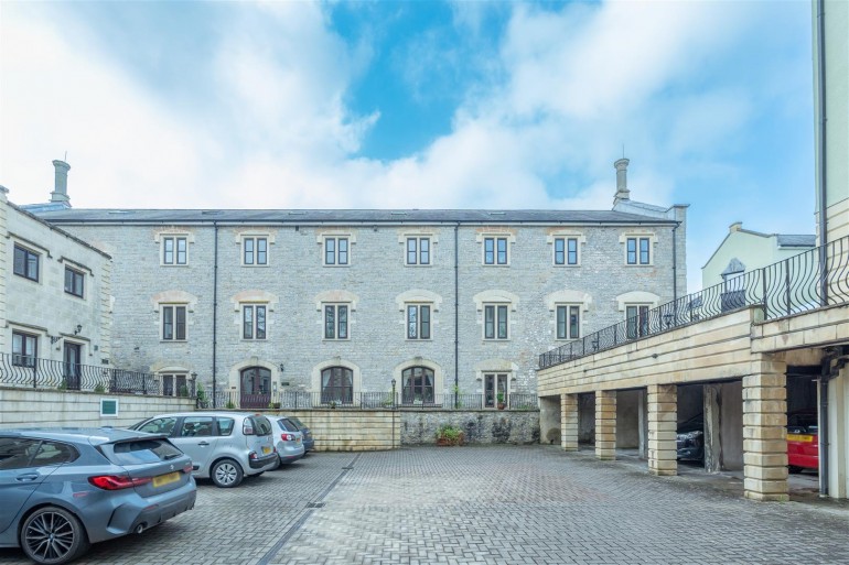 Victoria House, Dapps Hill, Keynsham, Bristol