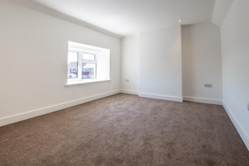 Images for 5 North Street, Oldland Common, Bristol