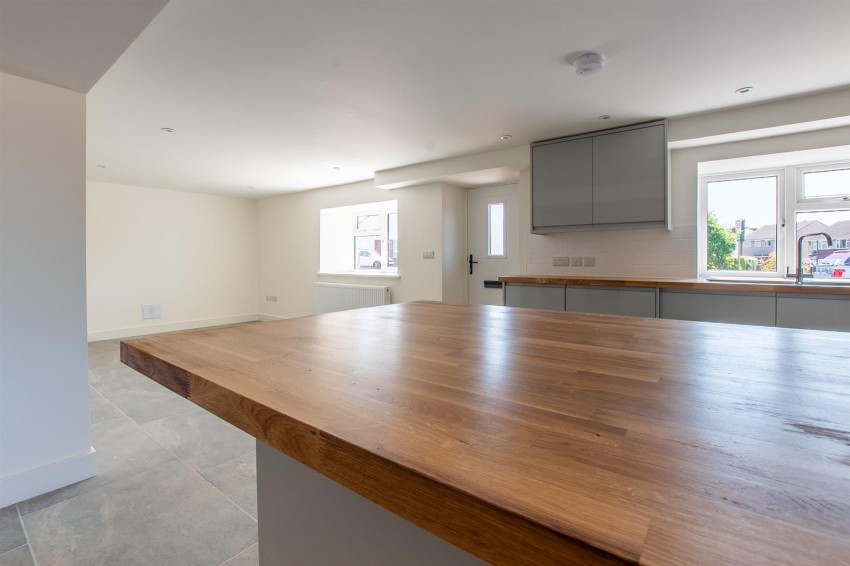 Images for 5 North Street, Oldland Common, Bristol