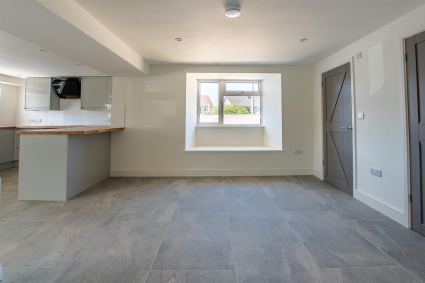 Images for 5 North Street, Oldland Common, Bristol