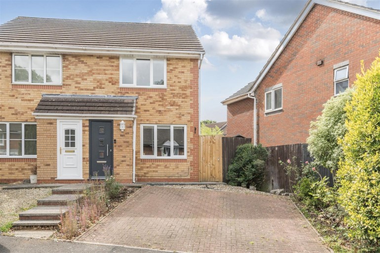 Ashcombe Crescent, North Common, Bristol