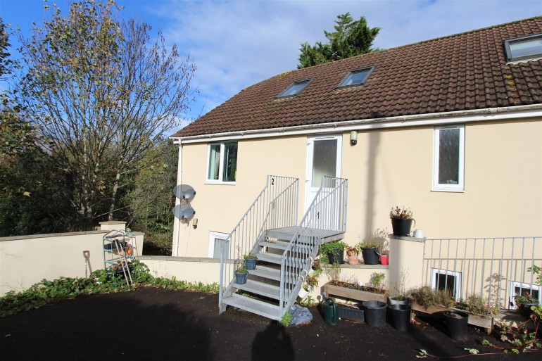 Flat 2, Parkside House, 13 Avon Road, Keynsham, Bristol