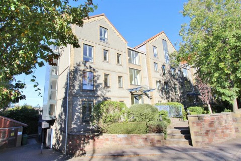 View Full Details for 6 Perretts Court, Cumberland Road, Bristol