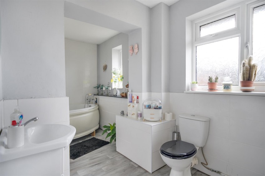 Images for Fallowfield, Warmley, Bristol