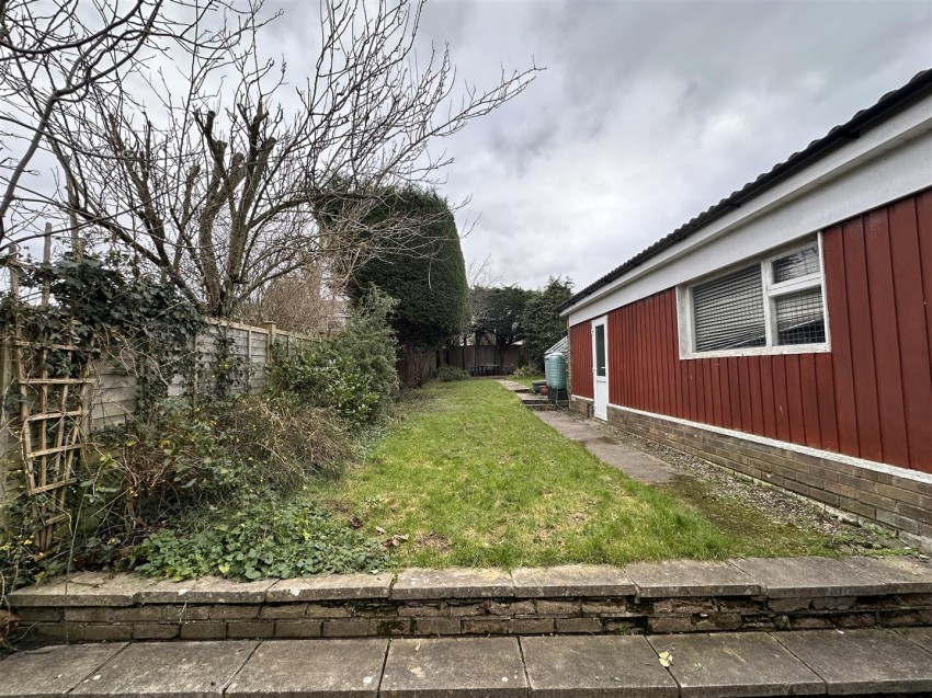 Images for 25 Court Farm Road, Whitchurch, Bristol