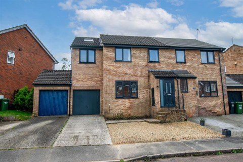 View Full Details for Ashcombe Crescent, Bristol