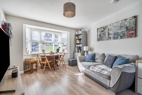 View Full Details for 2 Wellington Road, Kingswood