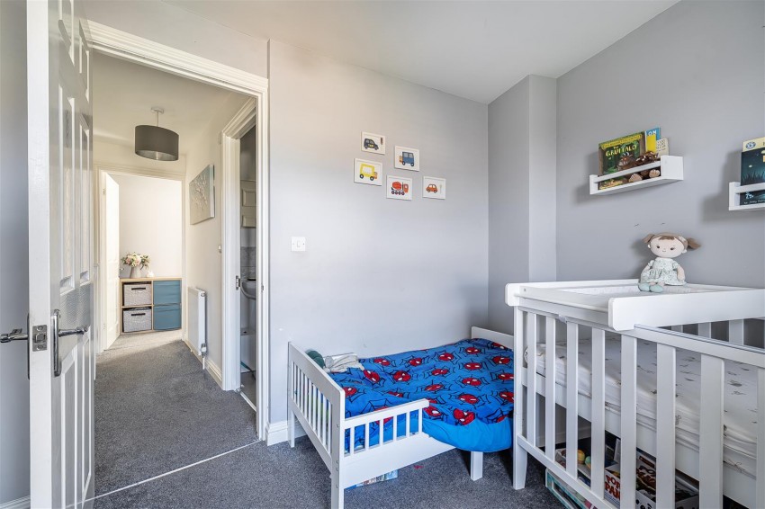 Images for 2 Wellington Road, Kingswood