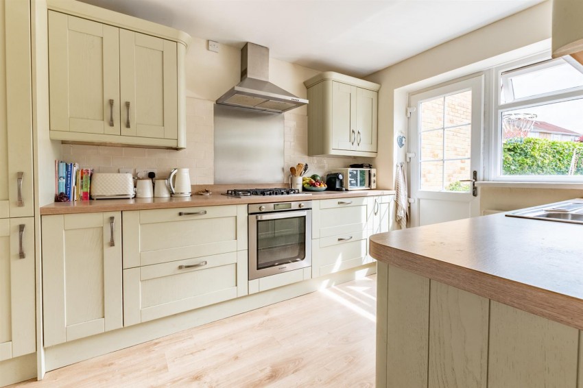 Images for Fairway Close, Oldland Common, Bristol